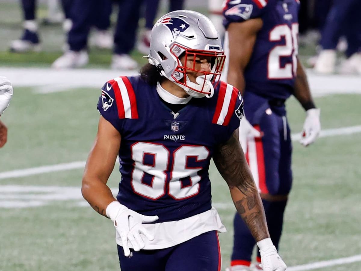 2022 NFL roster cuts: Patriots reportedly waive Devin Asiasi - Pats Pulpit