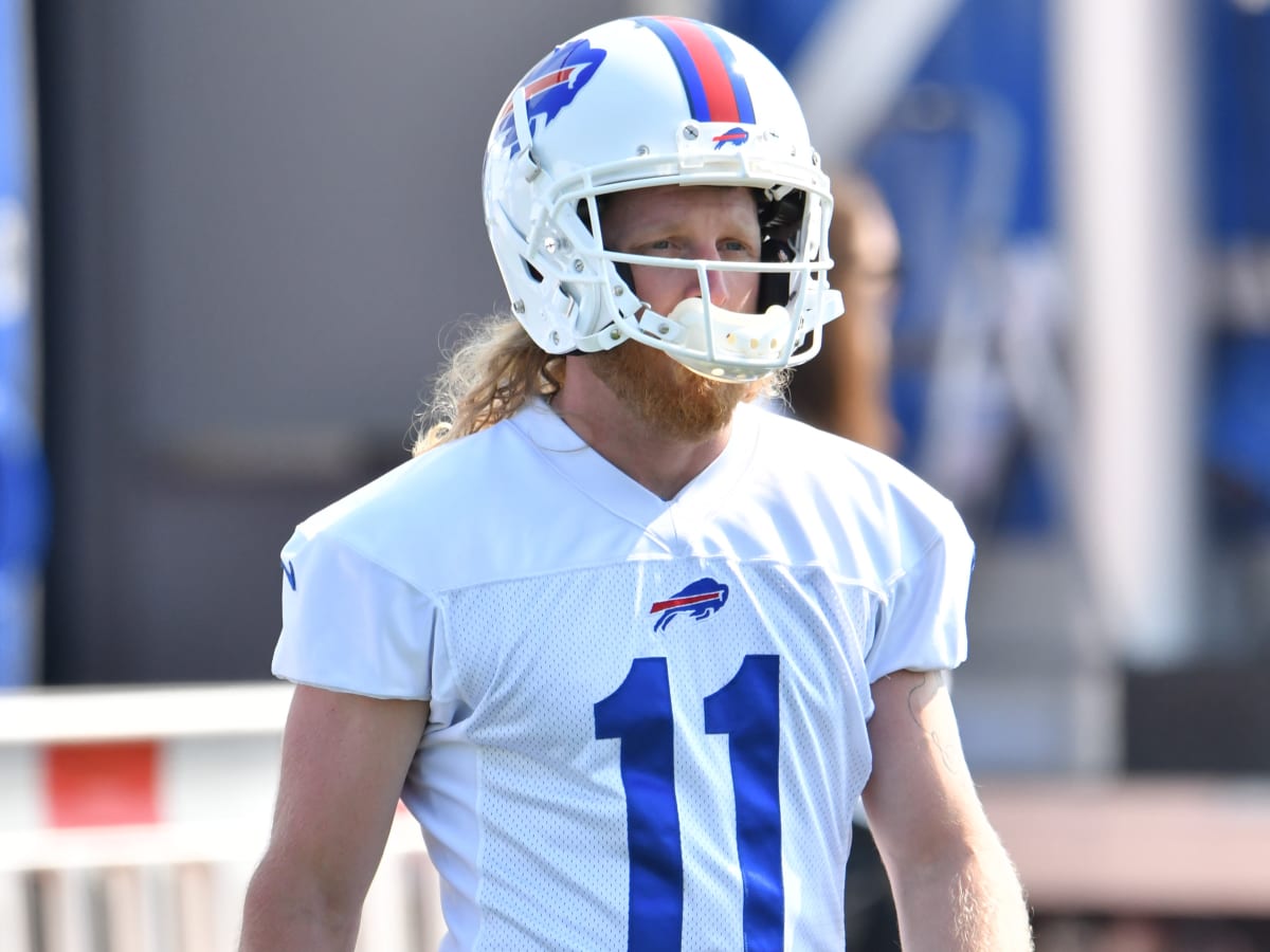 Hi, I'm Cole Beasley and I'm not Vaccinated ”: Buffalo Bills Wide Receiver Cole  Beasley details his reasoning behind not getting vaccinated - The SportsRush