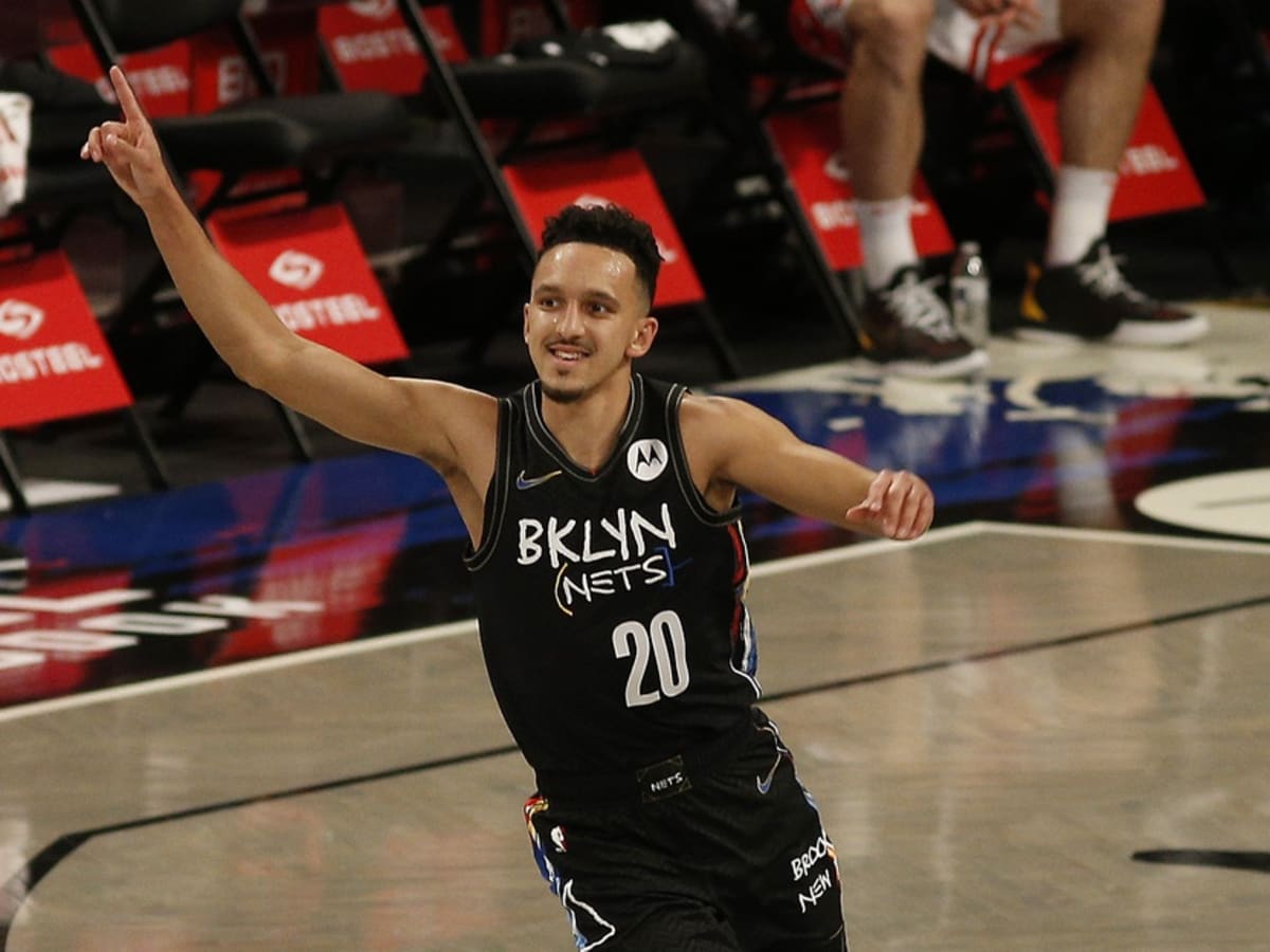 Suns finalize Landry Shamet trade, send Jevon Carter and pick to Nets