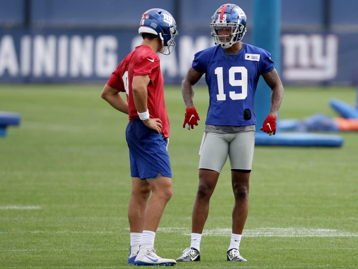 Daniel Jones-Kenny Golladay chemistry building at Giants camp