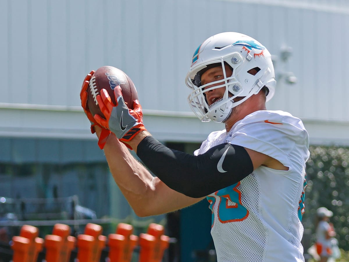 Southern grad Mike Gesicki placed on Dolphins' COVID list