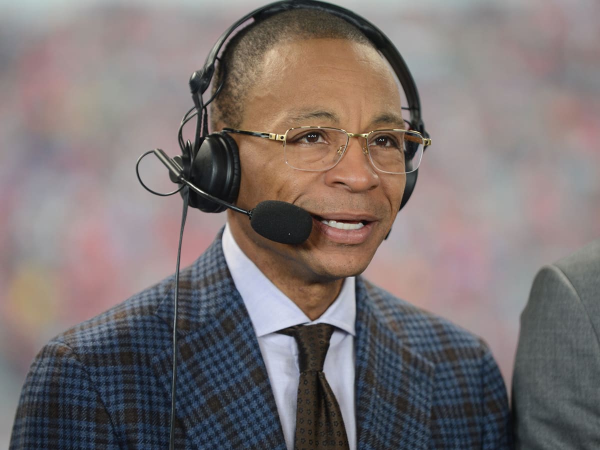 ProFootballTalk Fox will deploy the announcing team of Gus Johnson and Aqib  Talilo for 6-7