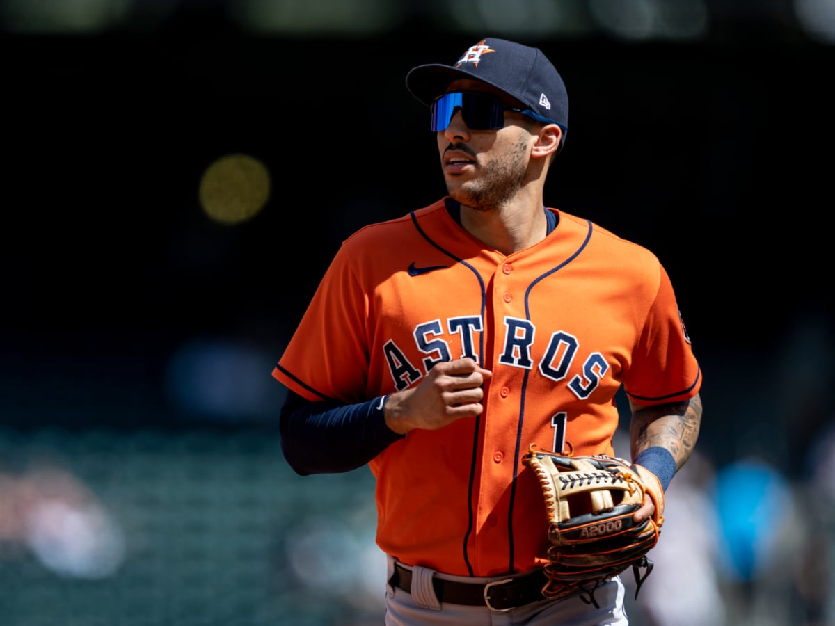 Astros' Correa among 160 free agents who hit market