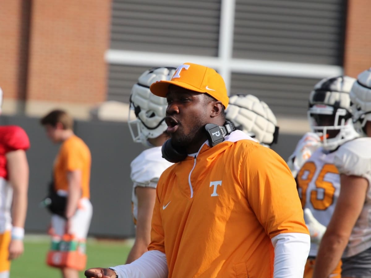 3 options to replace Kodi Burns as Tennessee Vols wide receivers coach - A  to Z Sports