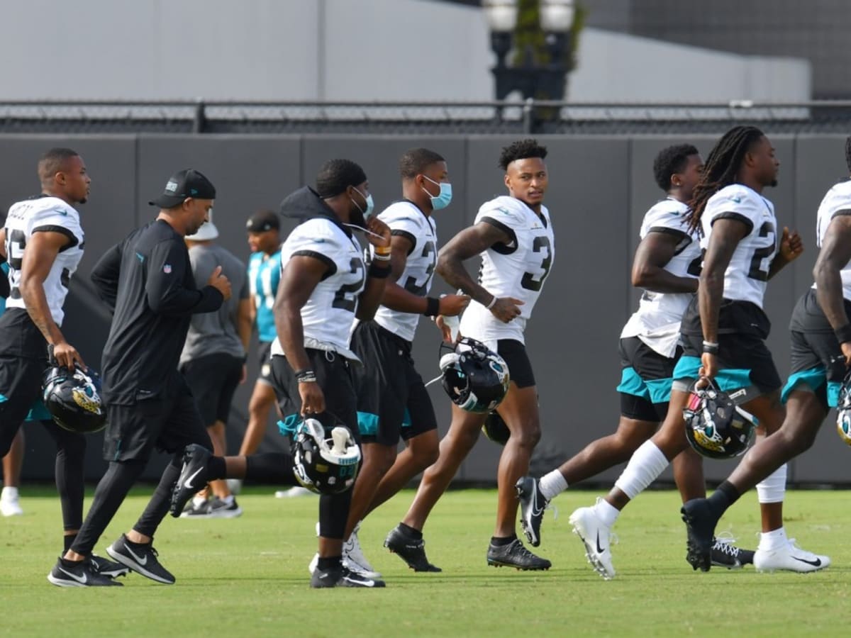 Jaguars 2021 Training Camp: Etienne “getting better…”