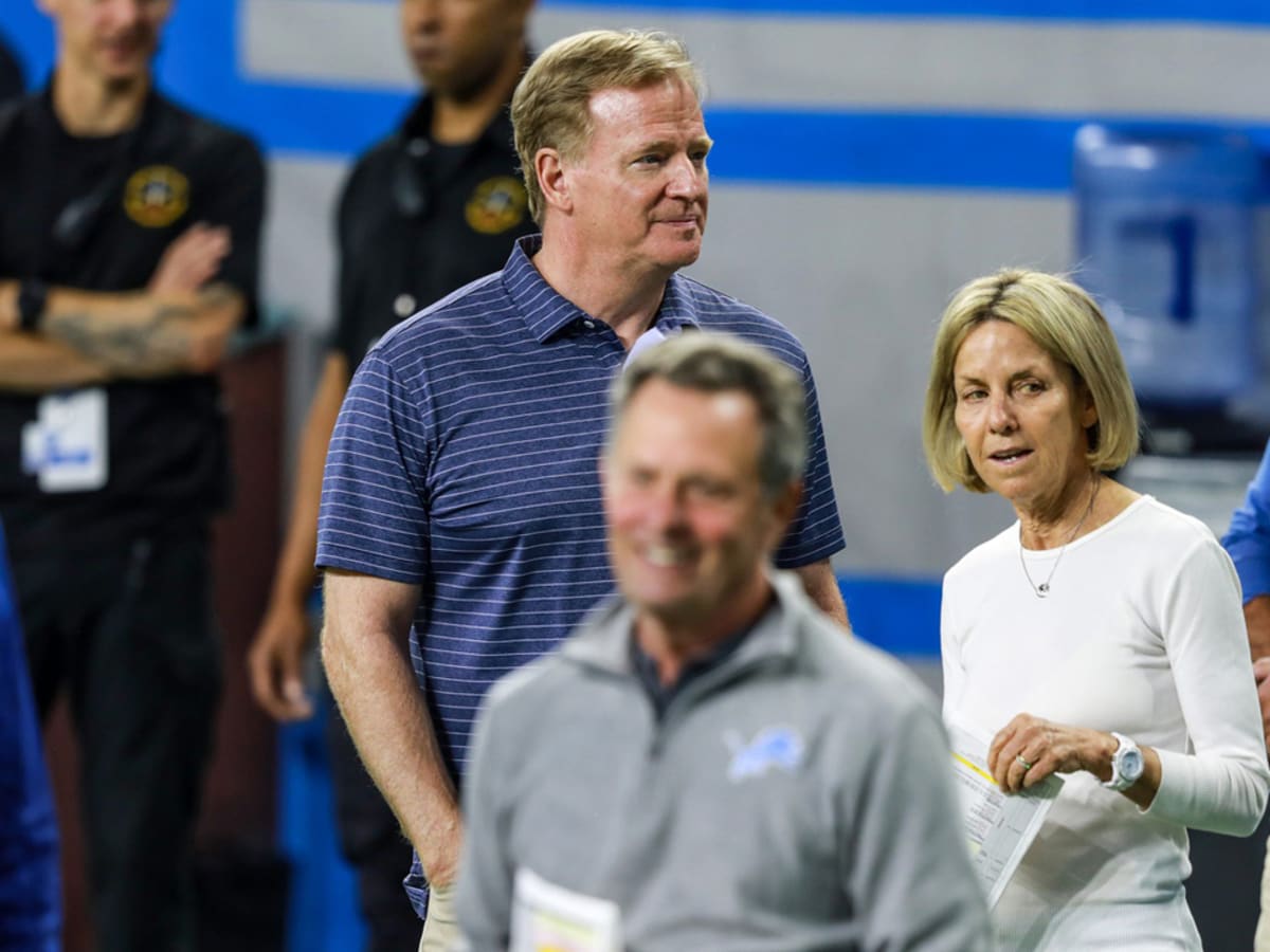 Calvin Johnson visits Ford Field, teases about getting season