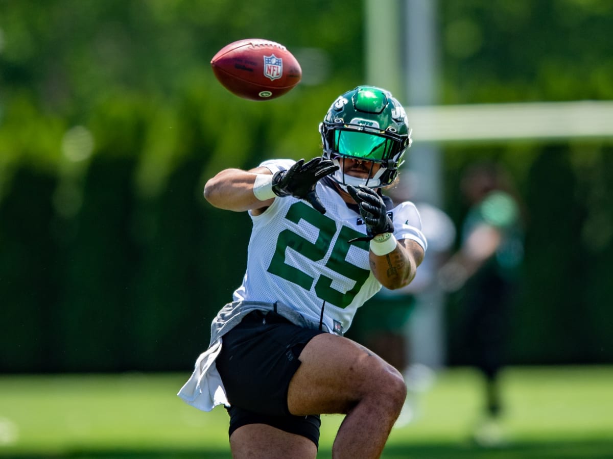 Ty Johnson of the New York Jets in action against the Tampa Bay