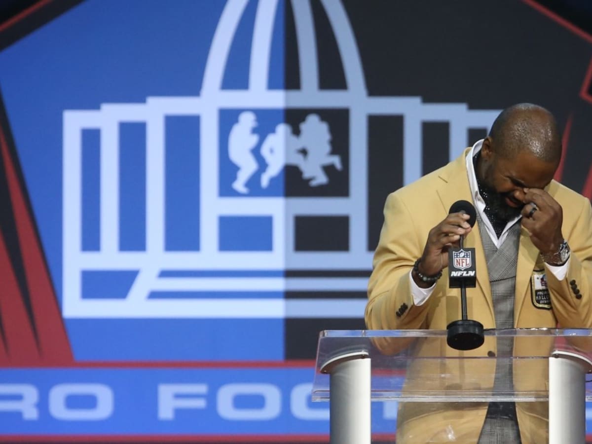 Charles Woodson's passion on full display as he enters Hall of Fame