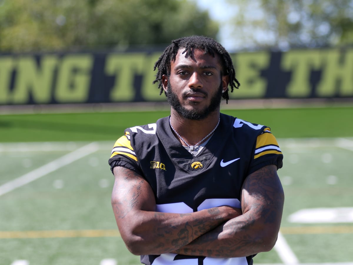 Bob Sanders - Iowa Hawkeyes Player Profile  Football - Summary of Iowa  football and basketball games