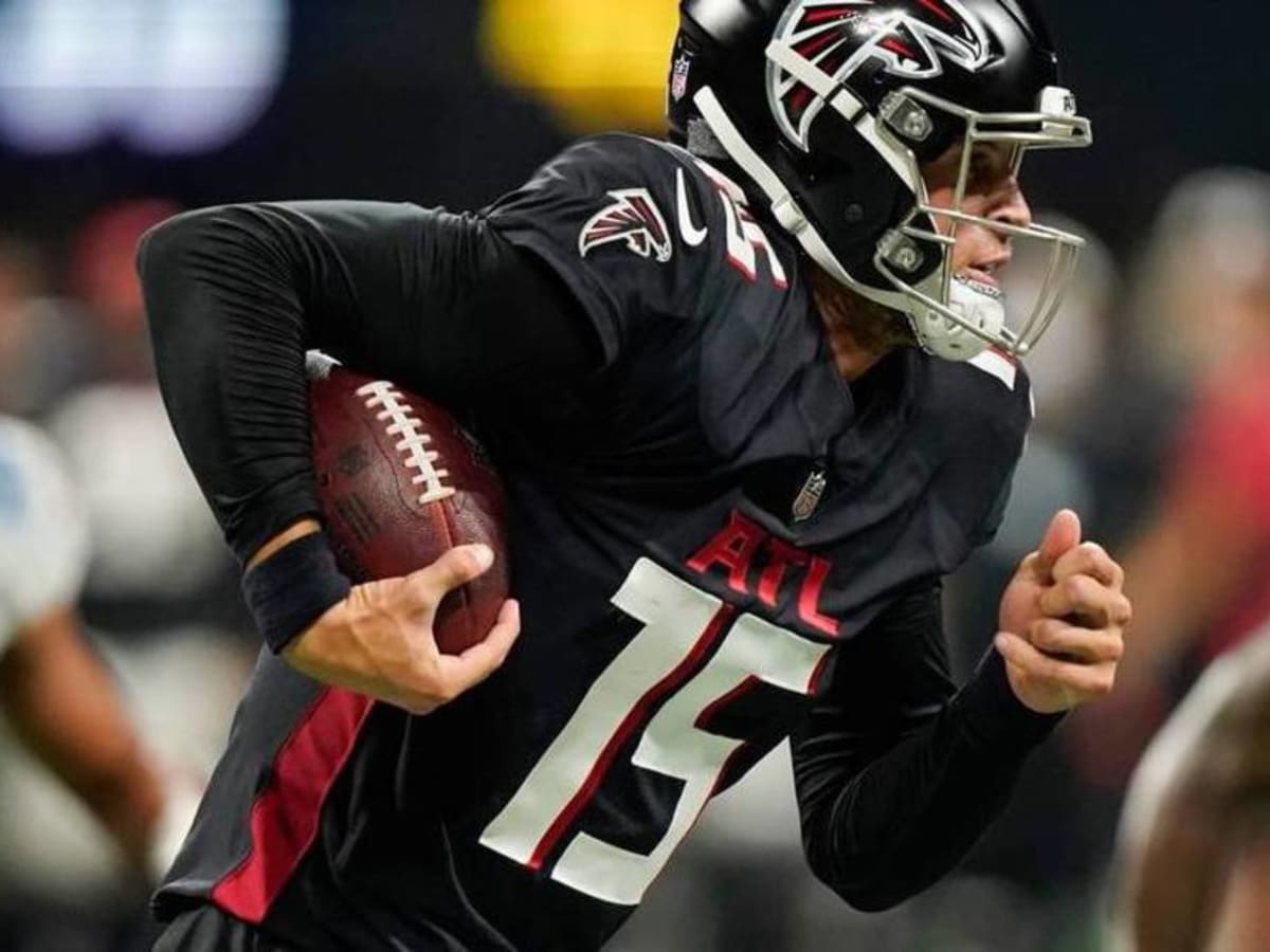 Atlanta Falcons quarterback Feleipe Franks (15) runs for the play