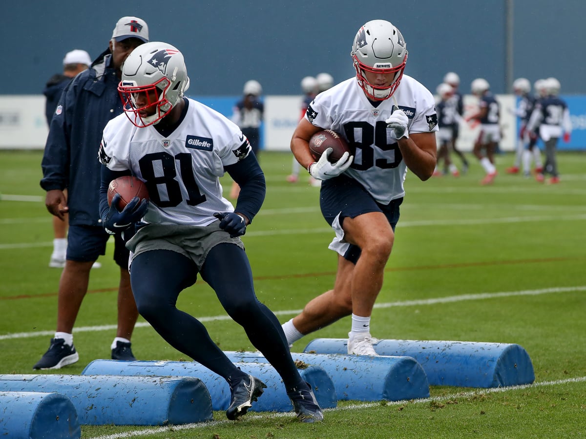 Patriots TE Hunter Henry predicts Jonnu Smith will break out soon