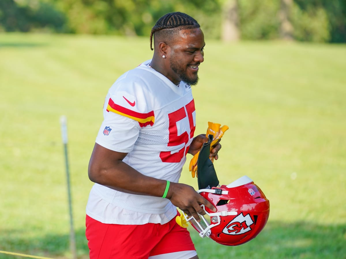 Frank Clark Feeling on the Upswing After Battling Stomach Illness - Sports  Illustrated Kansas City Chiefs News, Analysis and More