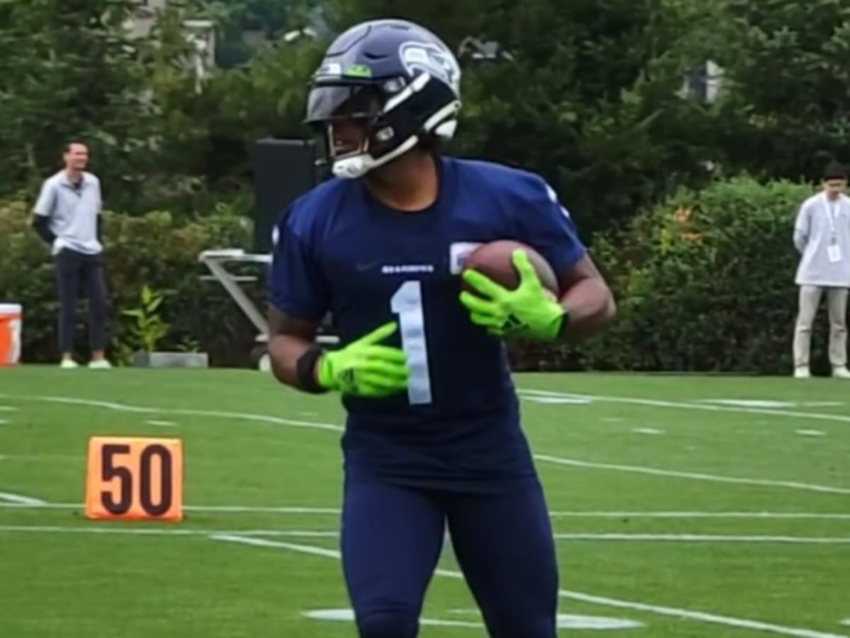 Rise and Shine: Seattle Seahawks WR D'Wayne Eskridge Adjusting to Early  Wake-Up Calls, Working Out With Russell Wilson - Sports Illustrated Seattle  Seahawks News, Analysis and More