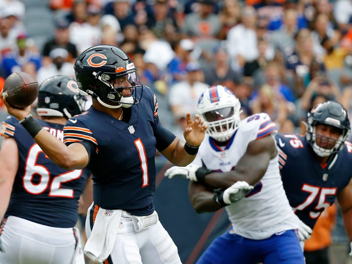 Bears' Justin Fields throws brutal interception off Commanders defender's  helmet near end zone