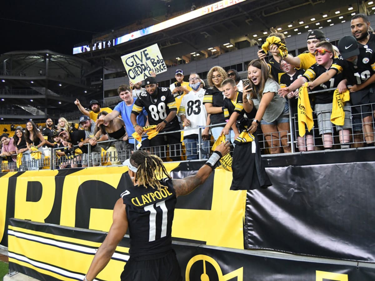 VIDEO: Fight between fans at Steelers vs. Chargers game Sunday night