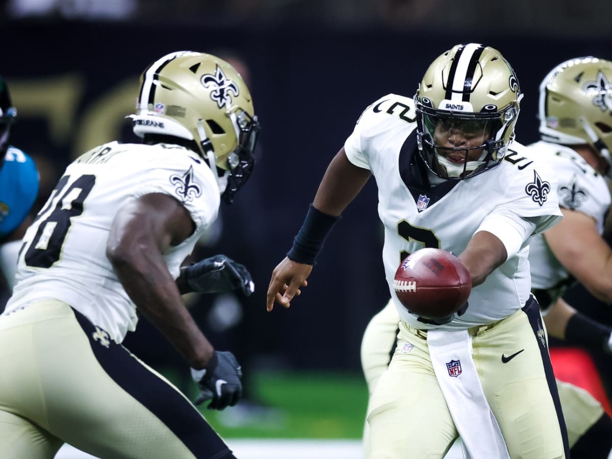 Tony Jones Jr.'s Week 2 performance forces the Saints to make a