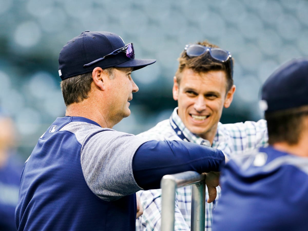 Mariners promote Jerry Dipoto, sign Scott Servais to extension - Sports  Illustrated