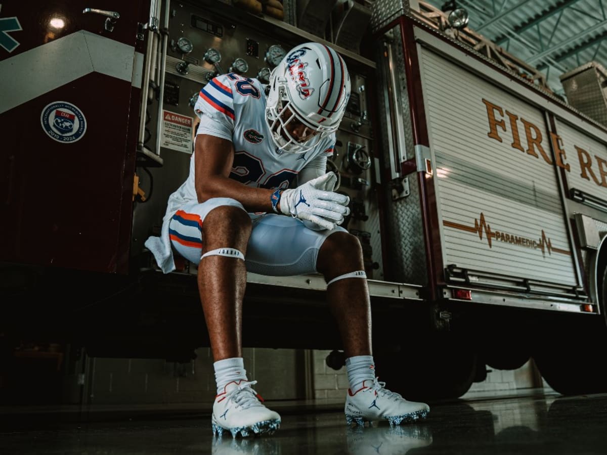 Florida Gators To Don Blue Throwback Helmets Against Missouri - Sports  Illustrated Florida Gators News, Analysis and More