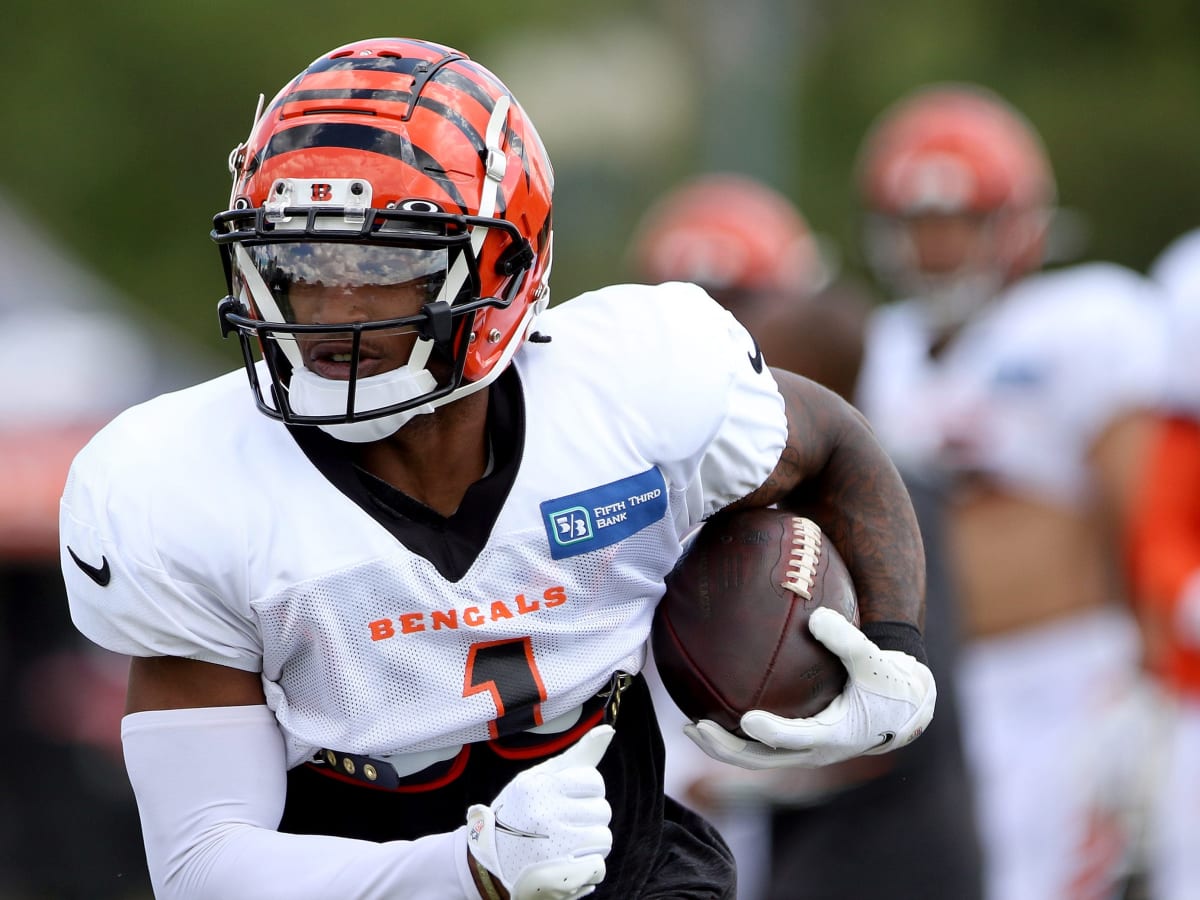 Ja'Marr Chase drops: Bengals rookie details transition to NFL balls -  Sports Illustrated