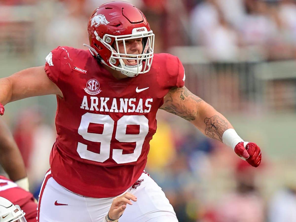 Hogs' John Ridgeway Headed to Dallas Cowboys - Sports Illustrated All Hogs  News, Analysis and More