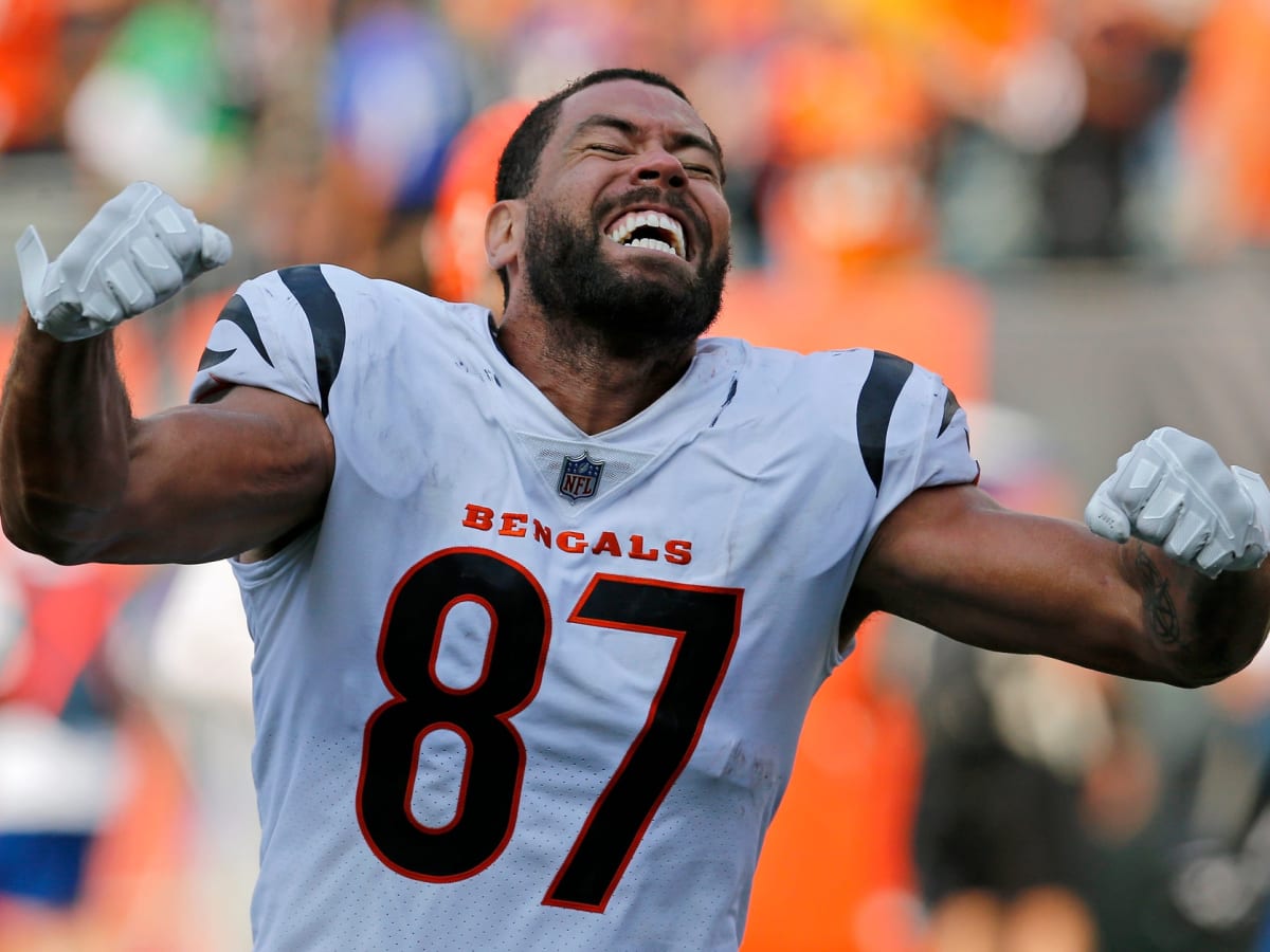 Cincinnati Bengals TE C.J. Uzomah Gives Fiery Pregame Speech Ahead