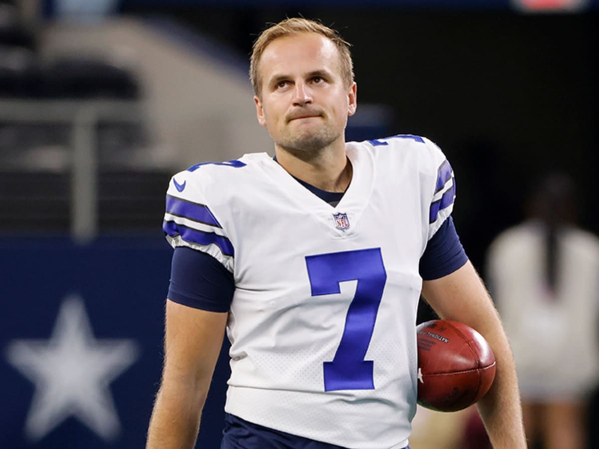 Philadelphia, Pennsylvania, USA. 8th Jan, 2022. Dallas Cowboys kicker Greg  Zuerlein (2) during warm ups before the game against the Philadelphia  Eagles on January 8, 2022 at Lincoln Financial Field. (Credit Image: ©