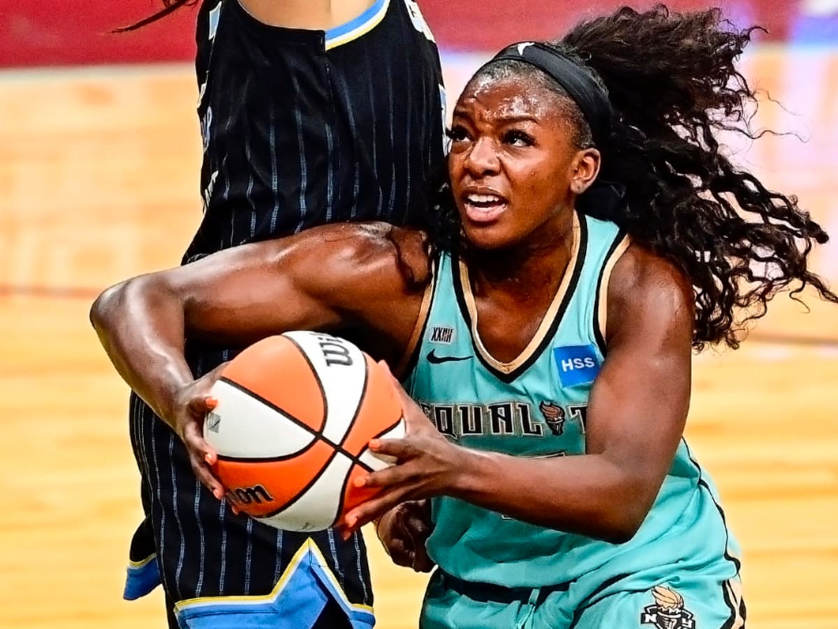 Michaela Onyenwere, grandma go viral celebrating WNBA draft - Los