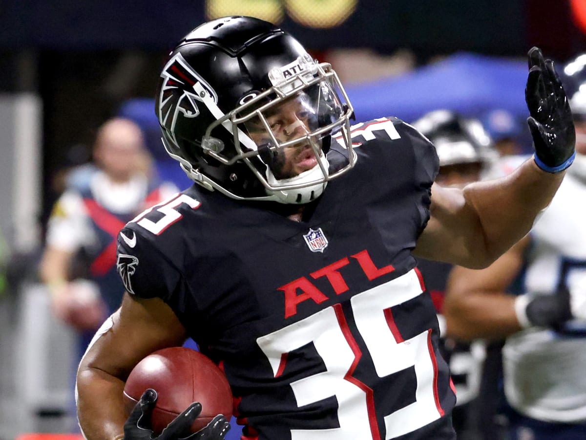 Falcons lose top punt returner Avery Williams to season-ending