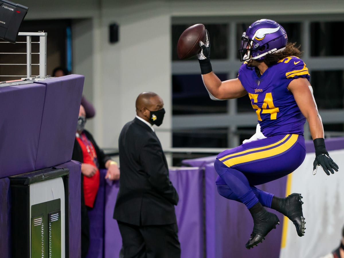 Pregame injury to linebacker Eric Kendricks forces Vikings defense to  scramble