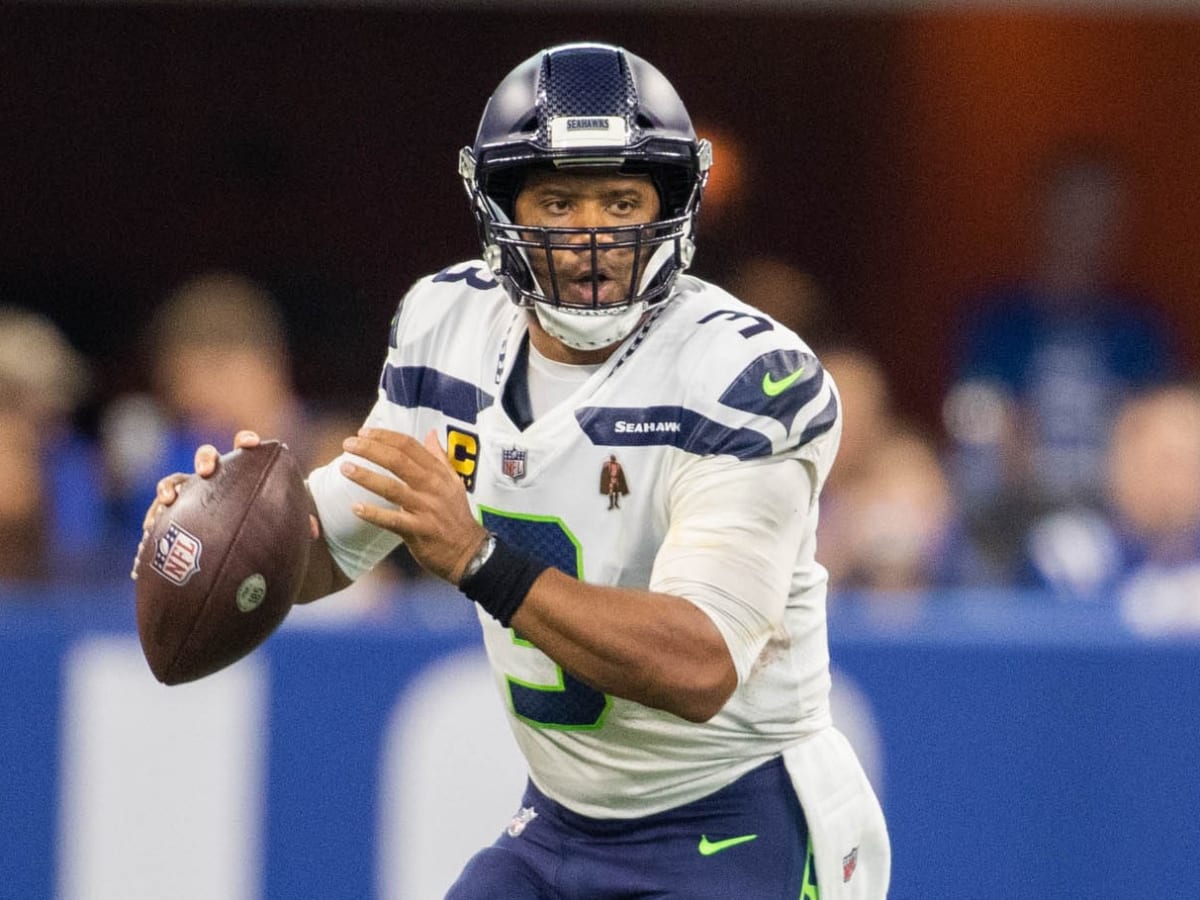 Russell Wilson hits another NFL milestone with his 113th career win - Field  Gulls