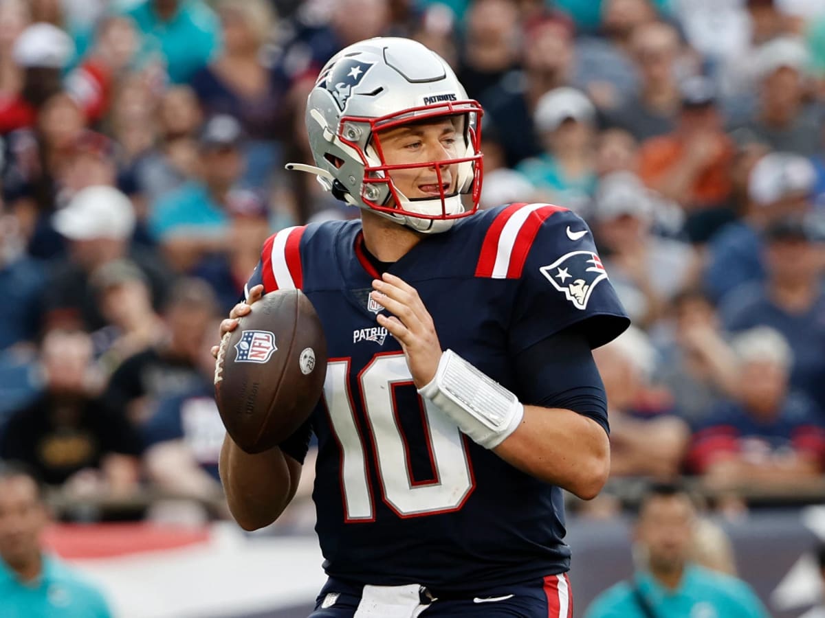 Sidetracked Mac? New England Patriots Need Quarterback Leadership - Sports  Illustrated New England Patriots News, Analysis and More