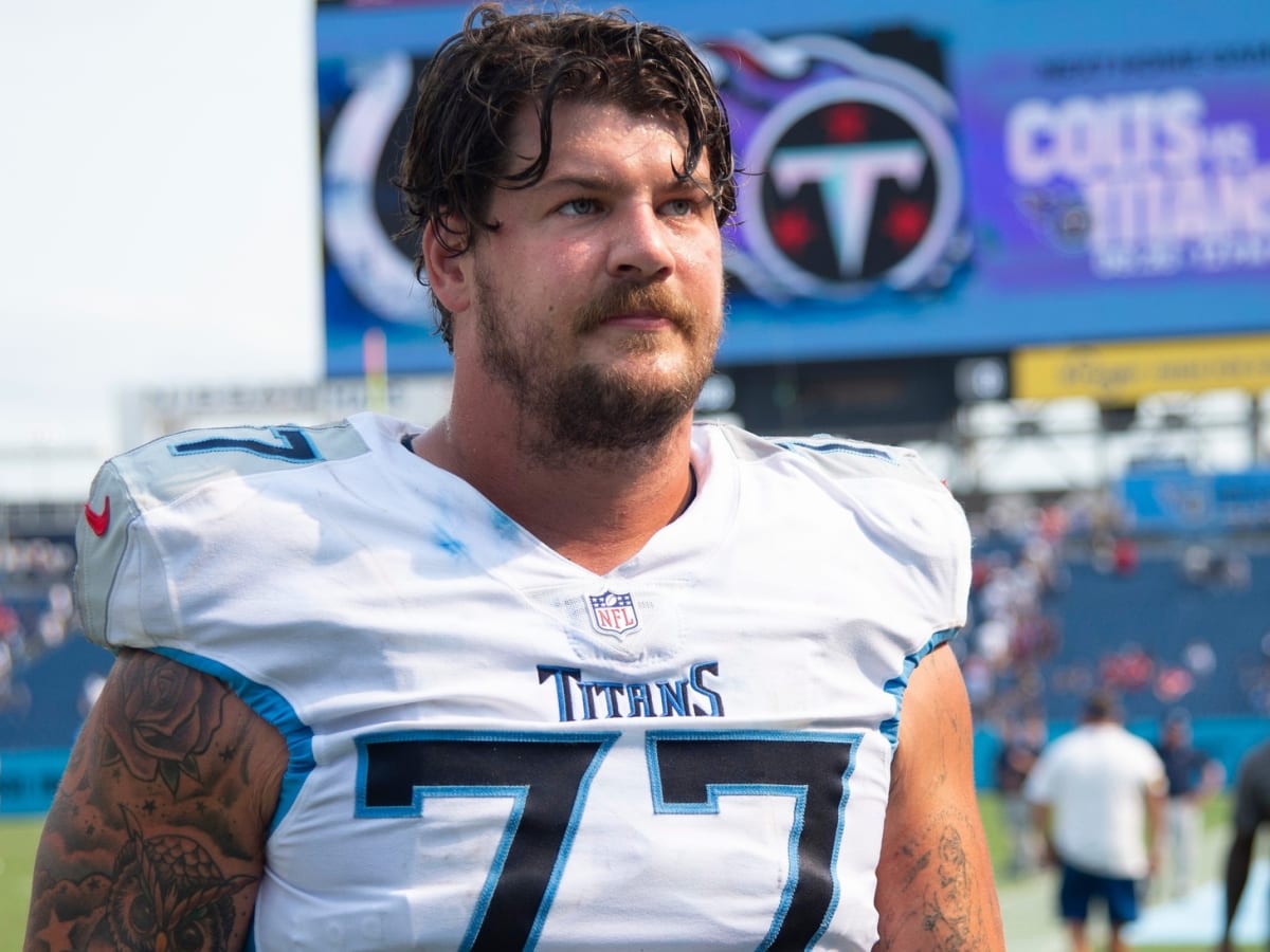 Titans LT Taylor Lewan reportedly out for 2022 season with knee injury