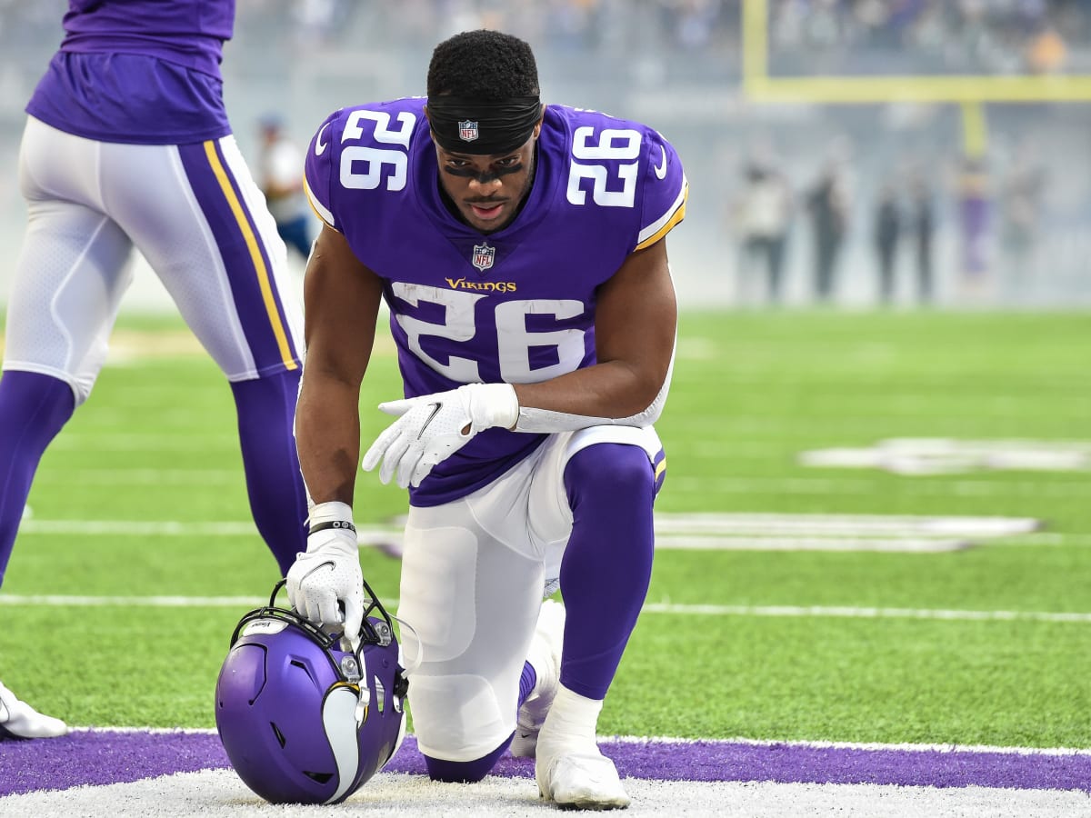 Green Bay, Wisconsin, USA. 02nd Jan, 2022. Minnesota Vikings running back  Kene Nwangwu #26 receives the kickoff during NFL football game between the Minnesota  Vikings and the Green Bay Packers at Lambeau