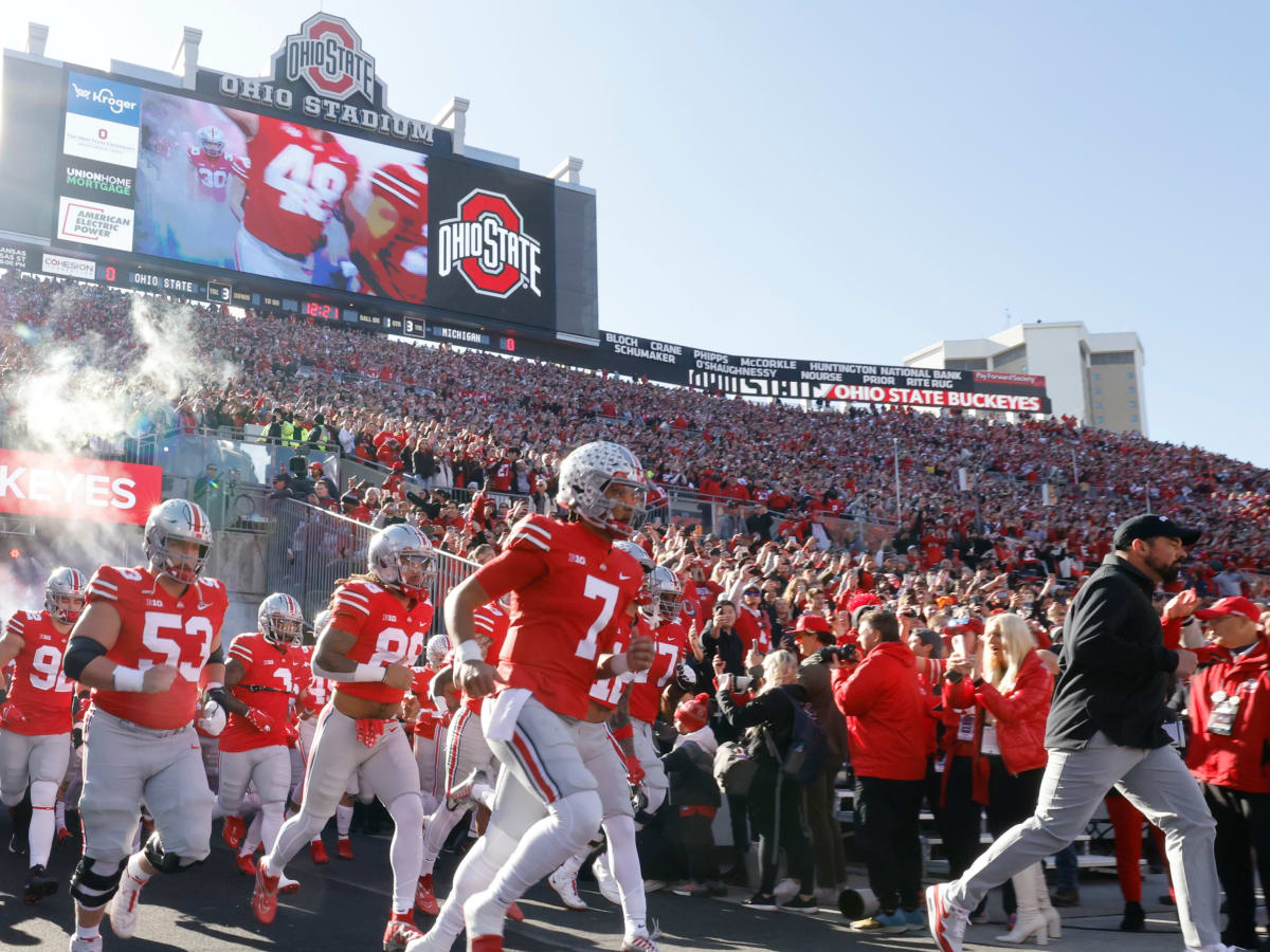 MUST SEE: Ohio State legend wears Michigan football uniform, sings The  Victors