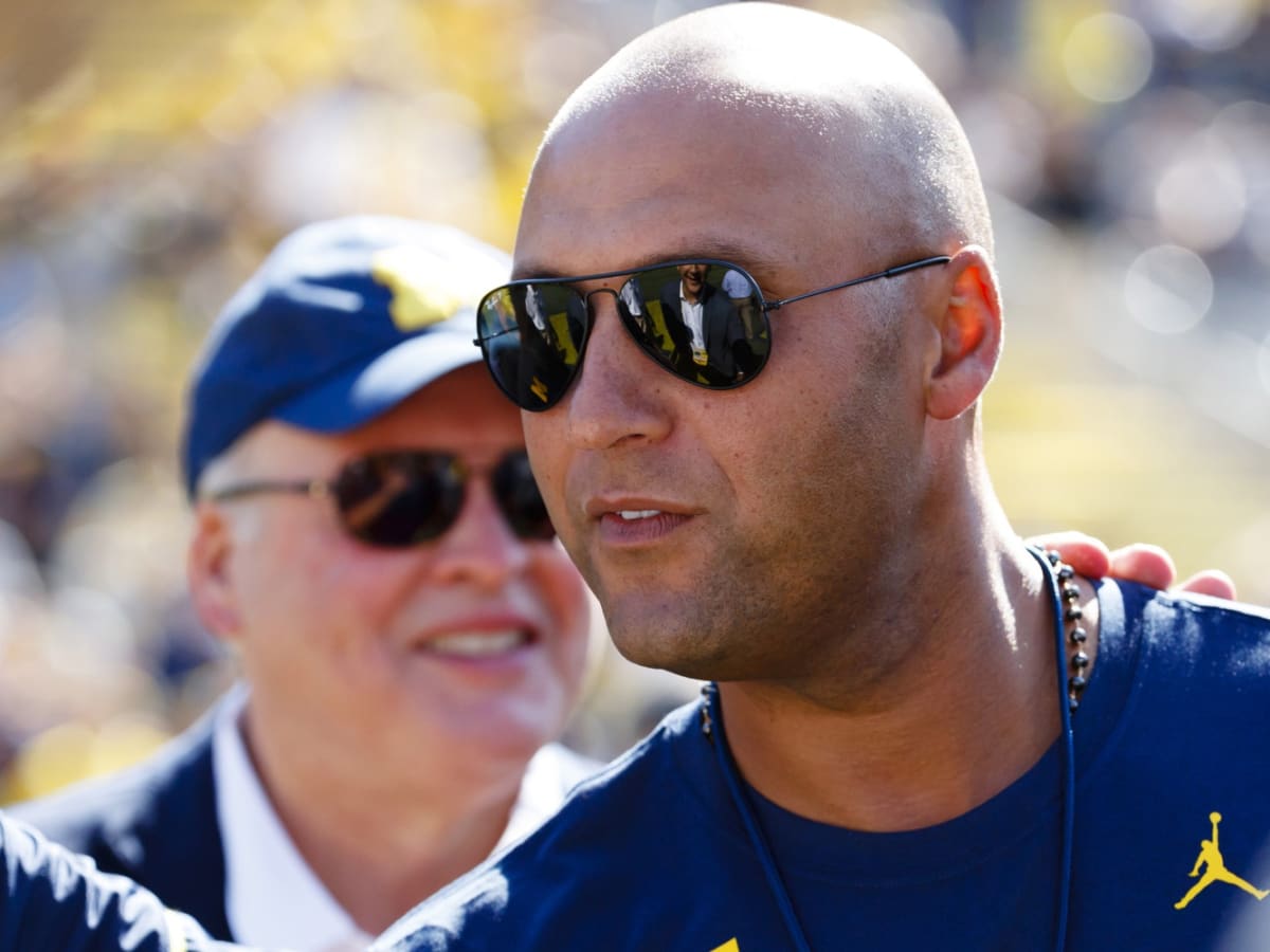 Derek Jeter writes letter and gives shirts to Michigan Football team before  Wisconsin game - Maize n Brew