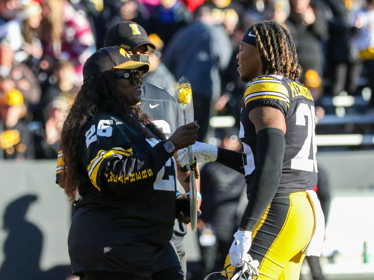 Photos: Iowa Football vs Illinois on Senior Day 11/20/2021