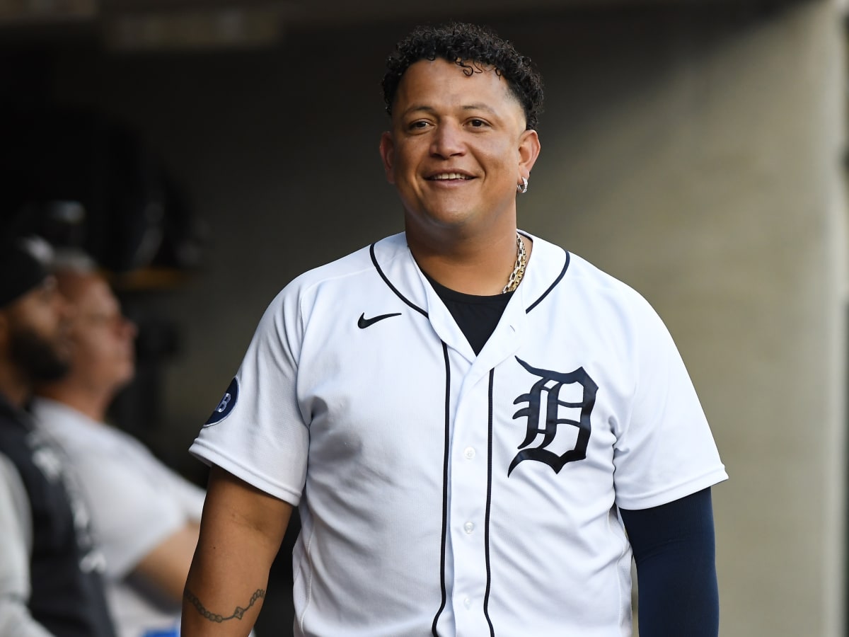 Tigers sign Miguel Cabrera to 8-year, $248 million extension - MLB