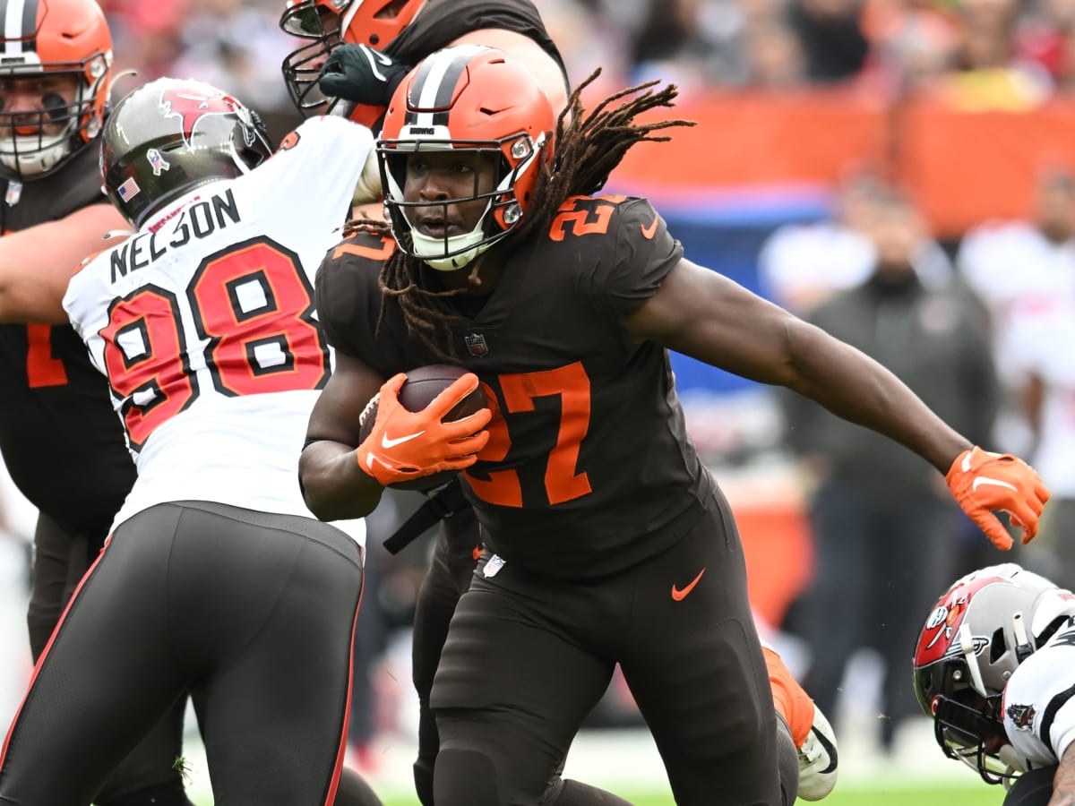 Browns RB Kareem Hunt signs 2-year contract extension