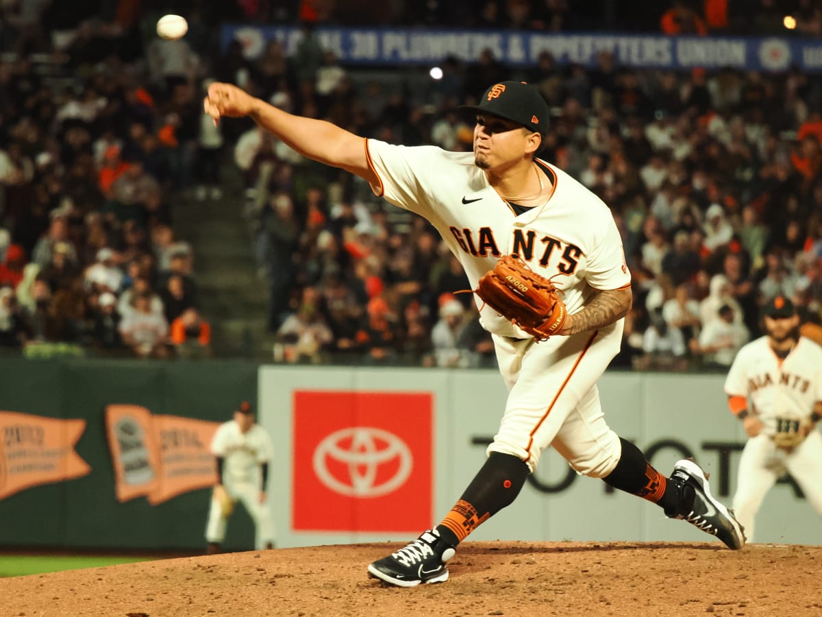 Mauricio Llovera of the San Francisco Giants pitches in the top of News  Photo - Getty Images