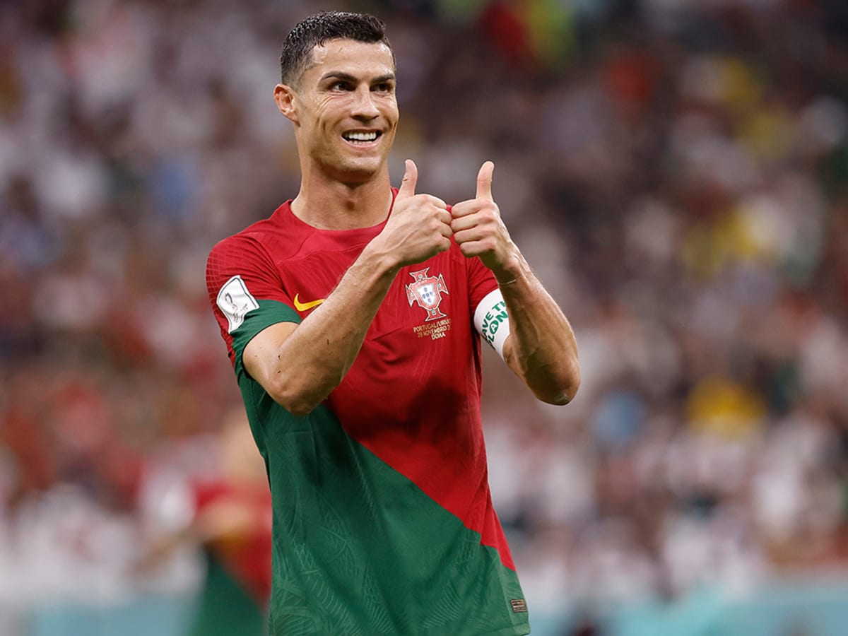 Cristiano Ronaldo Offered £300m+ by Saudi Arabian Team, per Report - Sports  Illustrated