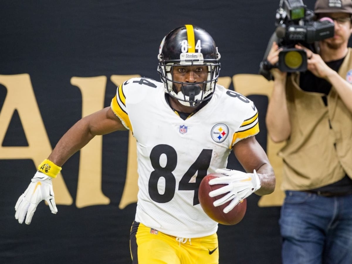 Former NFL, Steelers Great Antonio Brown Is Ordered To Be ArrestedAgain