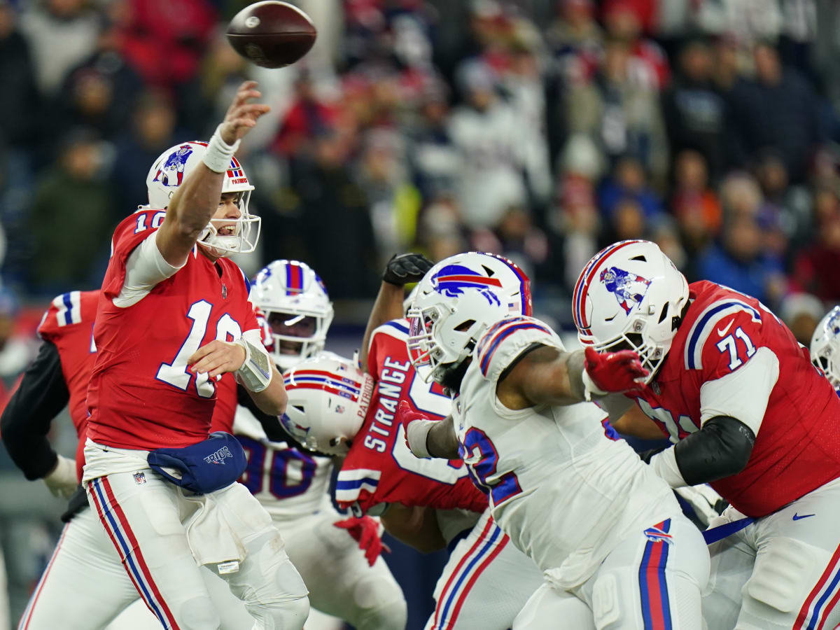 Mac Jones has incredible TNF meltdown as Patriots quarterback unleashes  foul-mouthed touchline tirade