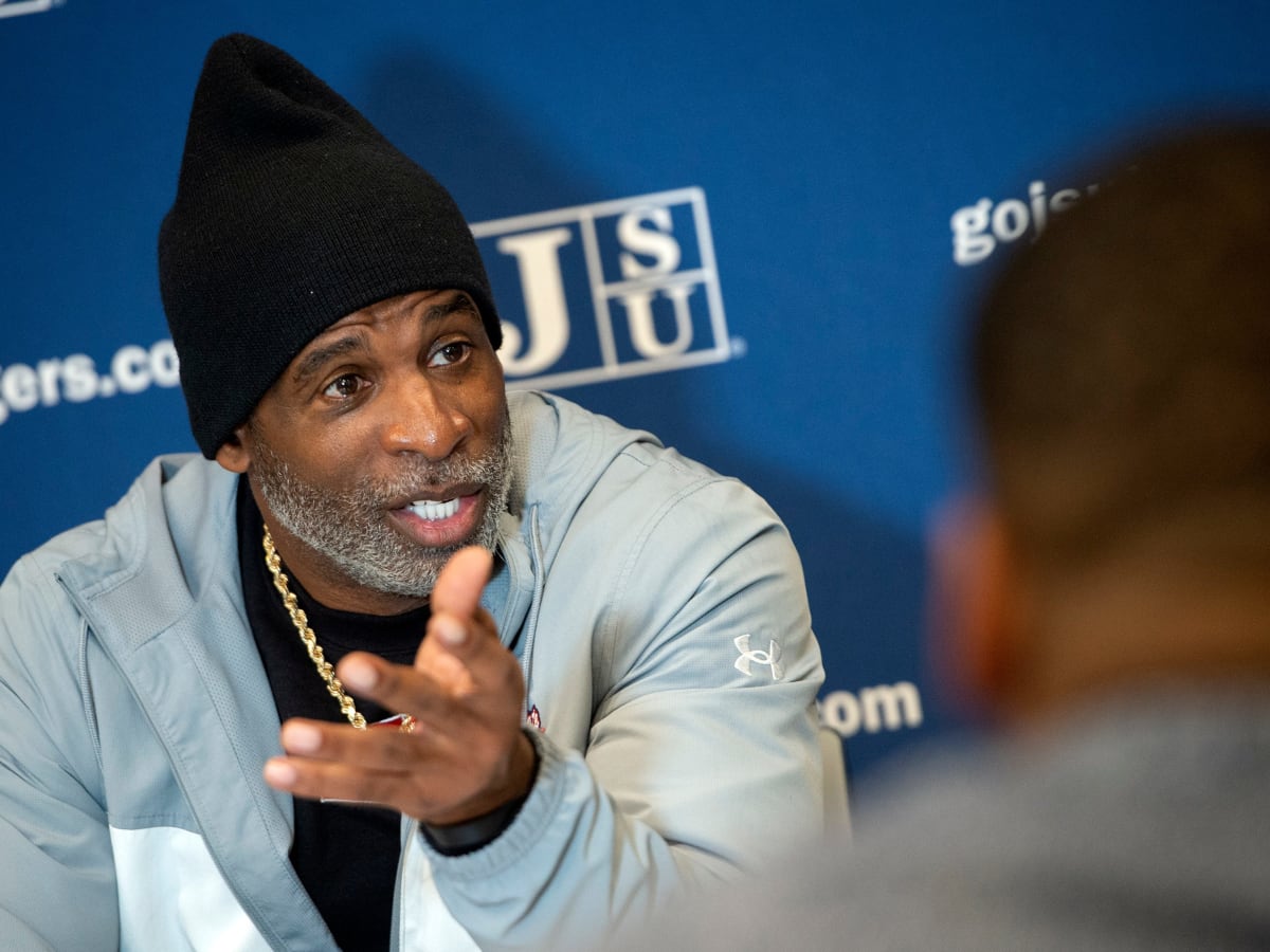 Cincinnati Bearcats should Pursue Deion Sanders 