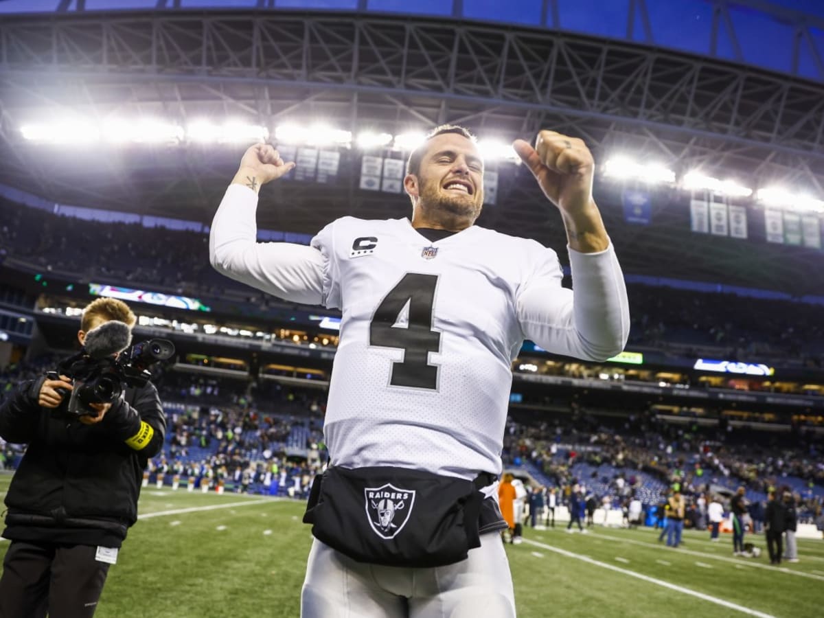 If It's a Win, Awesome. If Not, I'm Still Gonna Glorify Him': Raiders QB Derek  Carr Points to God as Team Starts at 3-0