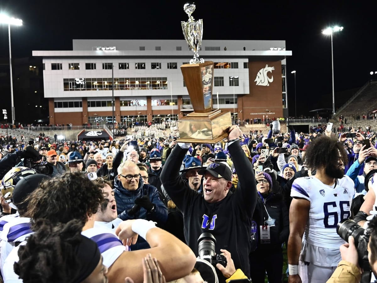 UW, WSU Preserve Apple Cup with Agreement Through 2028 - Sports Illustrated  Washington Huskies News, Analysis and More