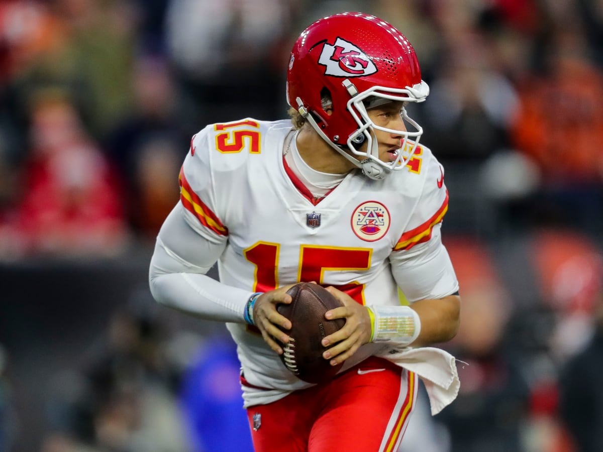 On reinjured ankle, Patrick Mahomes leads Kansas City Chiefs to Super Bowl  LVII victory - GREAT BEND TRIBUNE