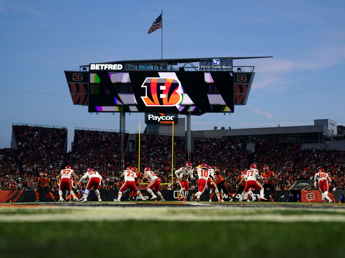 Bengals WR Ja'Marr Chase hauls in 69-yard deep ball vs Chiefs for