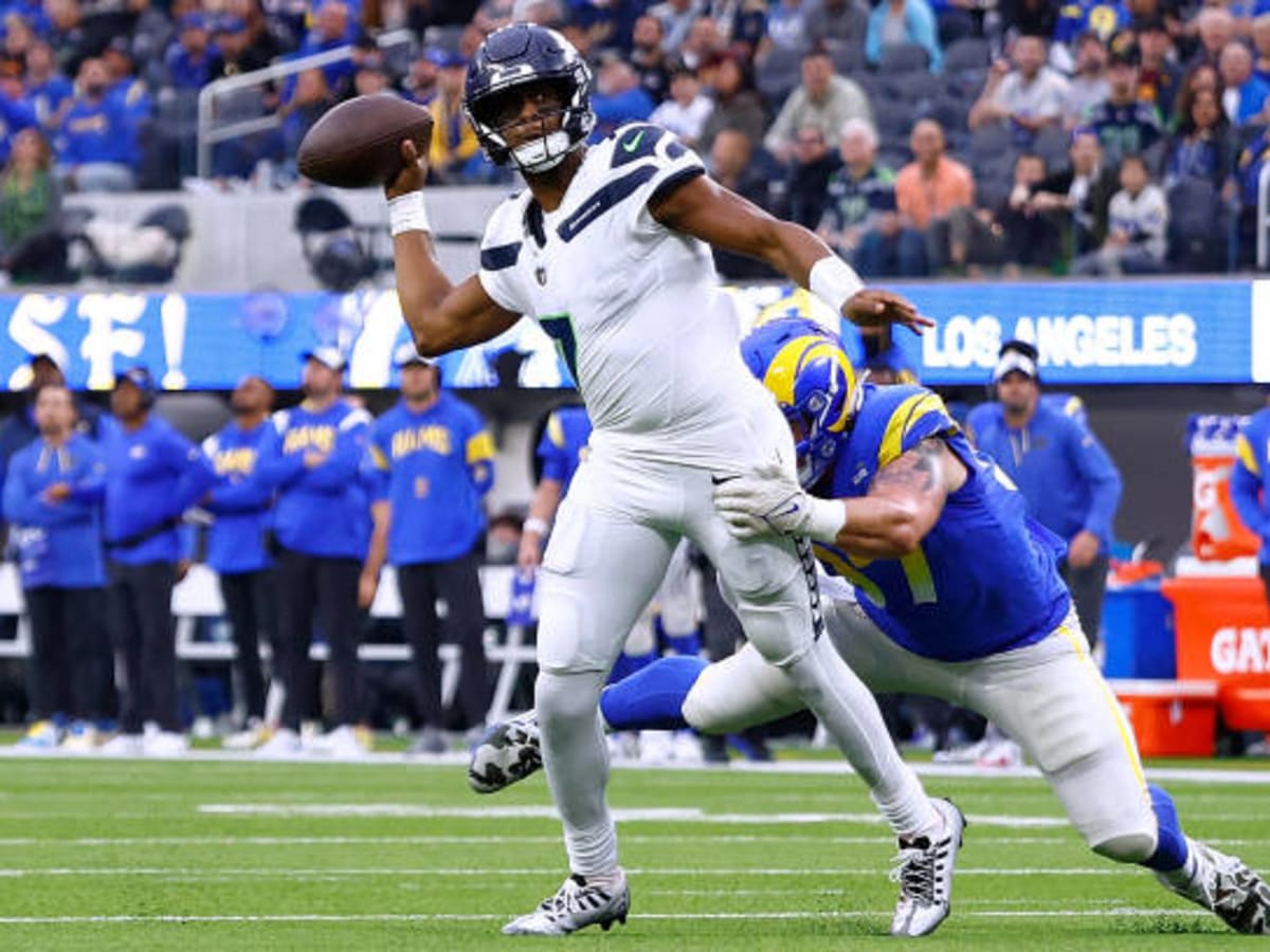 Geno Smith hits Metcalf for late TD, Seahawks top Rams 27-23 - The