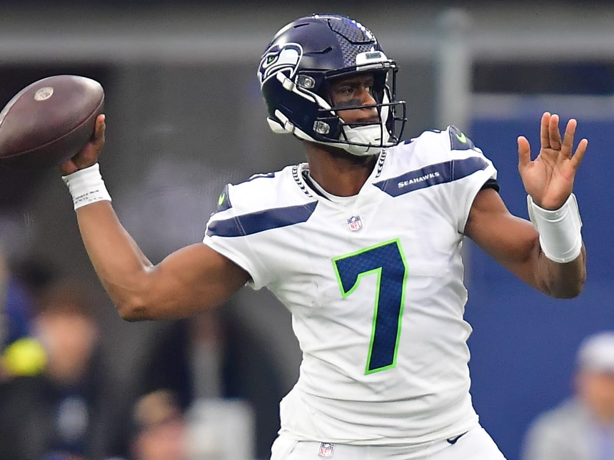 Geno Smith hits Metcalf for late TD, Seahawks top Rams 27-23