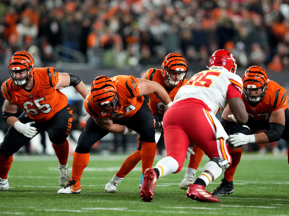 Cincinnati Bengals guard Alex Cappa (65) in coverage during an NFL football  game against the New